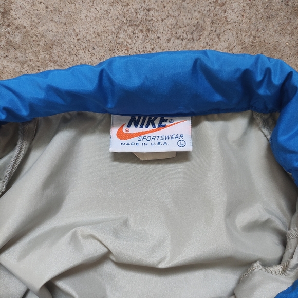 *Sold* Vintage 1980s Nike Windbreaker, Track Jacket Size Small - Picture 8 of 10